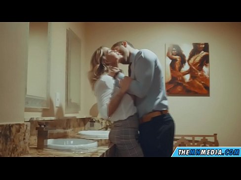 ❤️ როცა მკერდი ქერა აცდუნებს საჯარო საპირფარეშოში ❌ ჯანდაბა ვიდეო ჩვენთან ❌